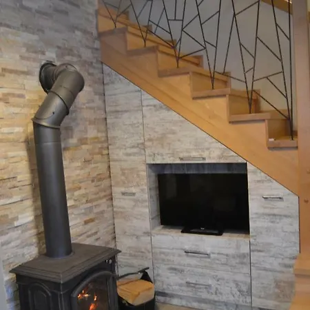 بيت للعطل Pod Morskimi Klonami *